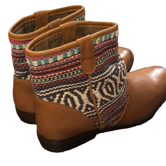 Zara Multicolored Boots - Picture 2 of 15